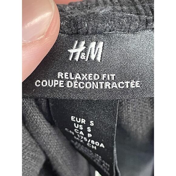 H&M Shorts Mens Small Black Relaxed Fit Corduroy Elastic Waist Belted Pockets - Picture 9 of 13